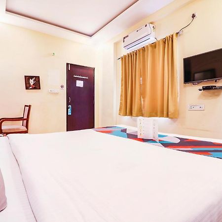 Fabexpress Mid Town Hotel Hyderabad Exterior photo