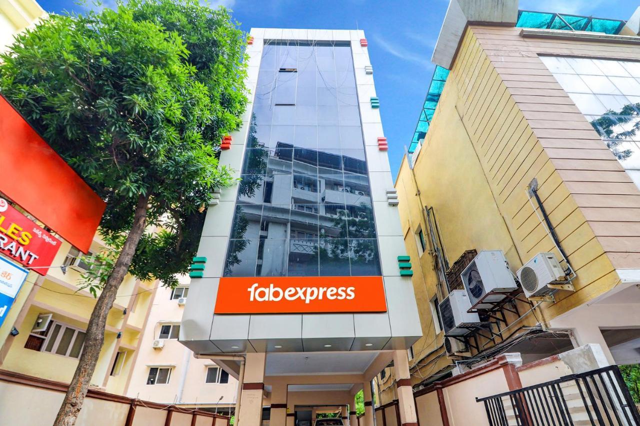 Fabexpress Mid Town Hotel Hyderabad Exterior photo