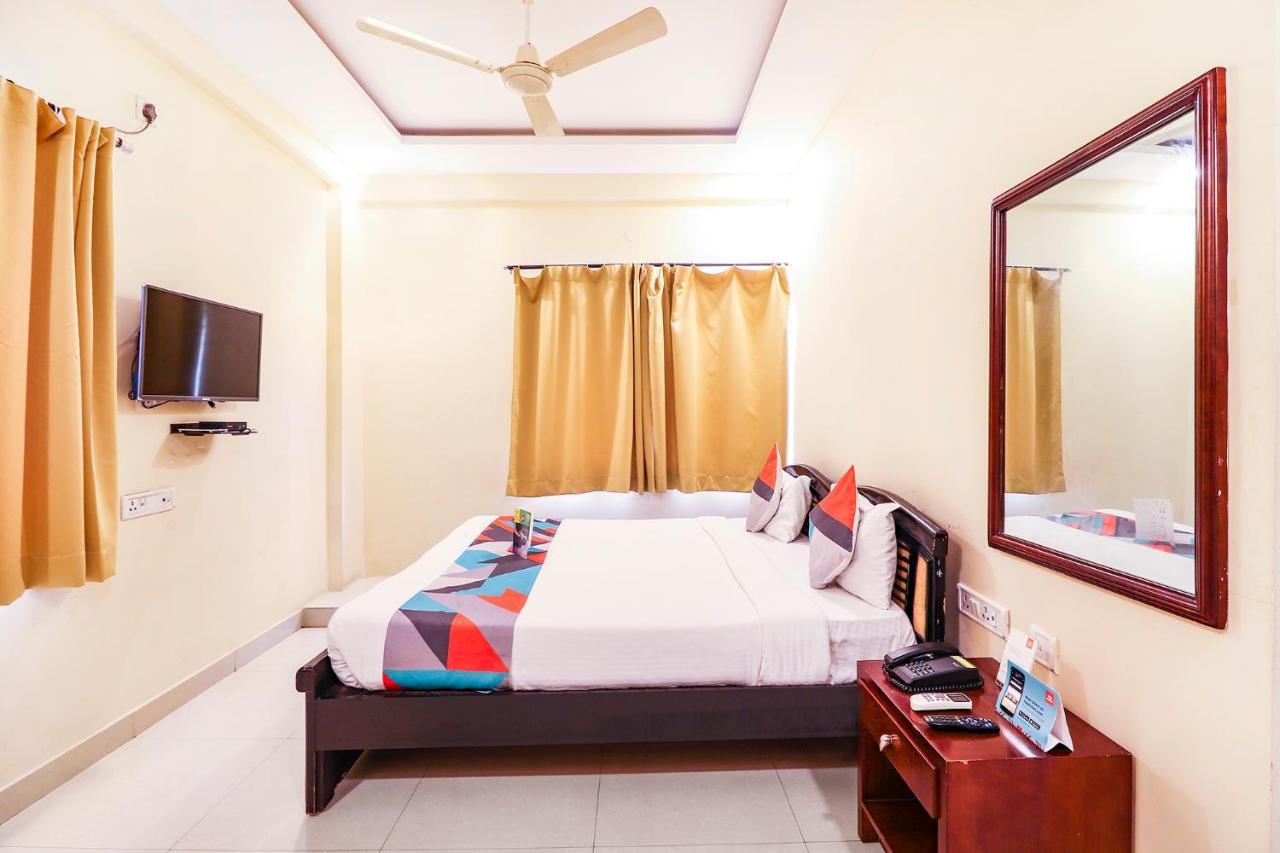 Fabexpress Mid Town Hotel Hyderabad Exterior photo