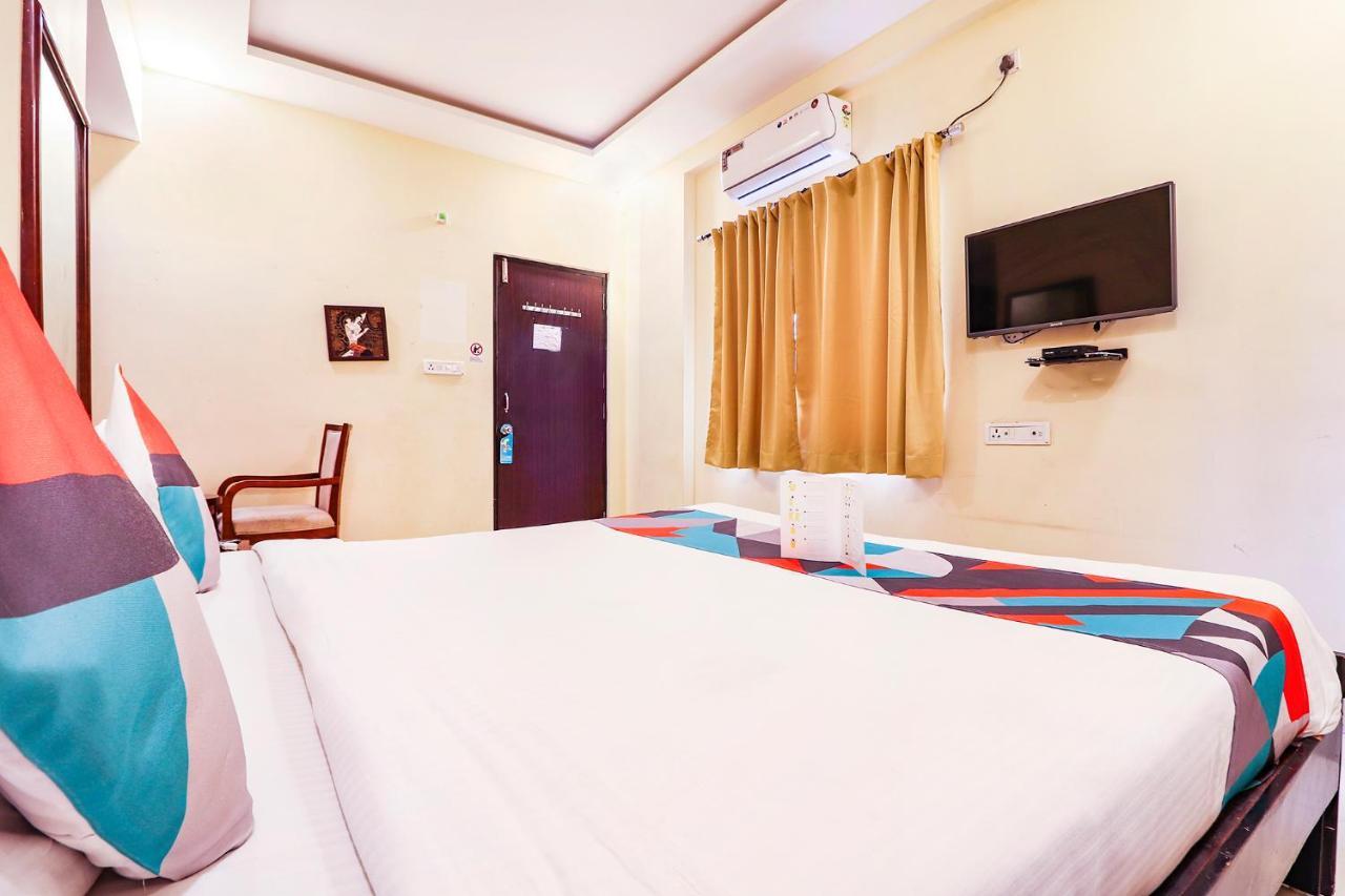 Fabexpress Mid Town Hotel Hyderabad Exterior photo