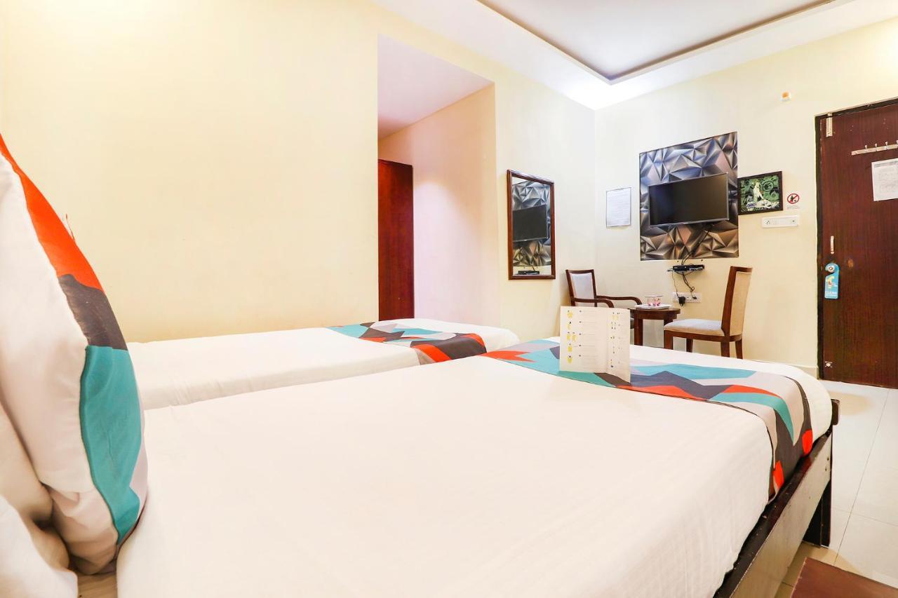 Fabexpress Mid Town Hotel Hyderabad Exterior photo
