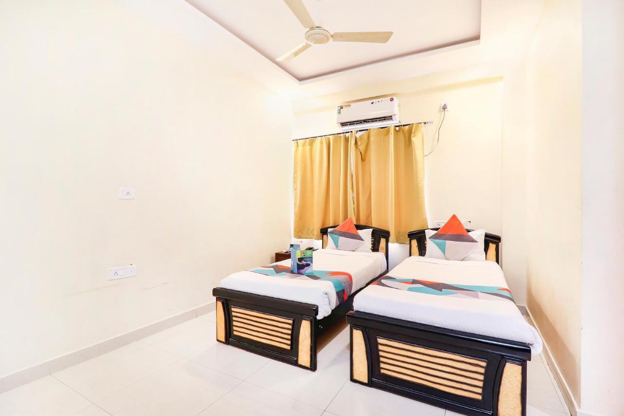 Fabexpress Mid Town Hotel Hyderabad Exterior photo