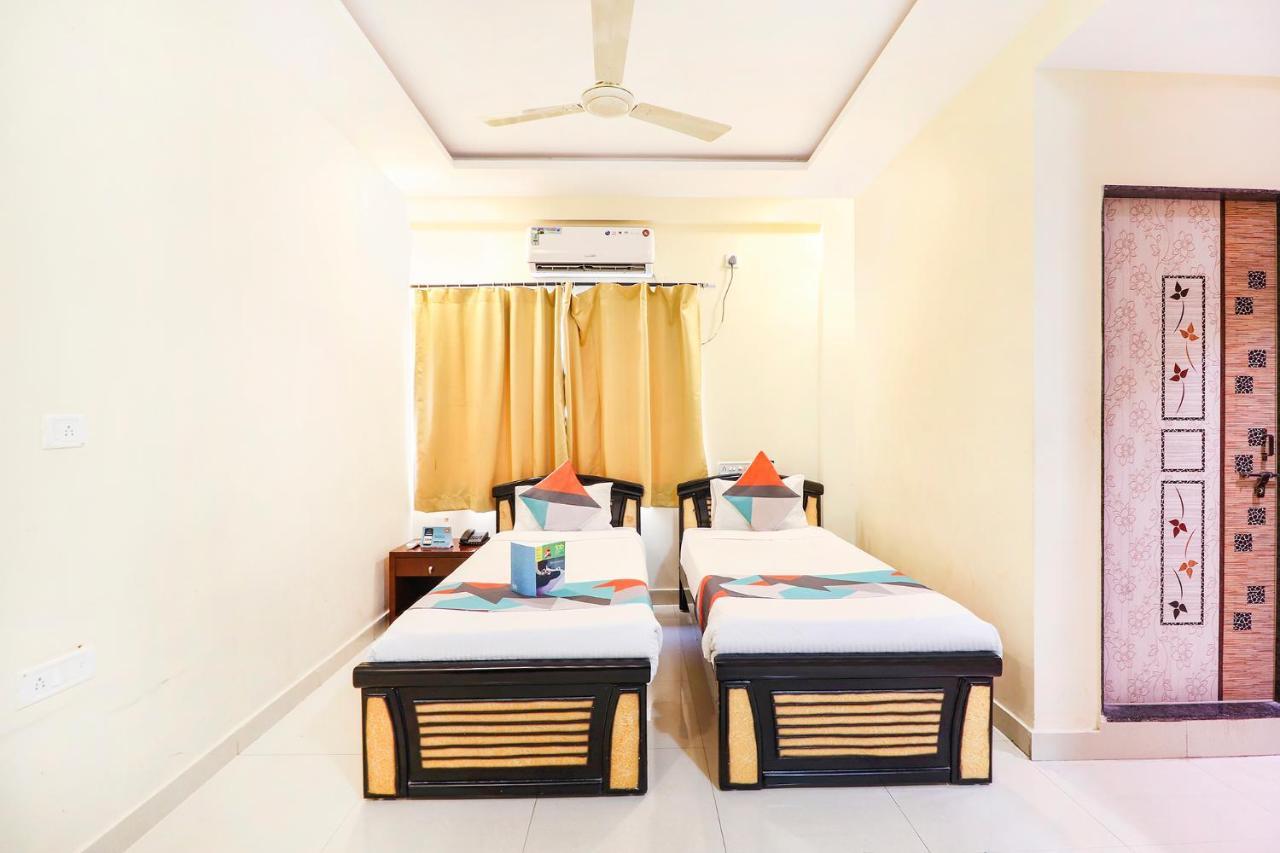 Fabexpress Mid Town Hotel Hyderabad Exterior photo